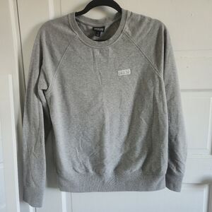 Patagonia Womens grey crewneck sweater size small